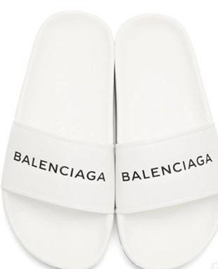 Balenciaga Sliders: Style, Comfort, and Innovation